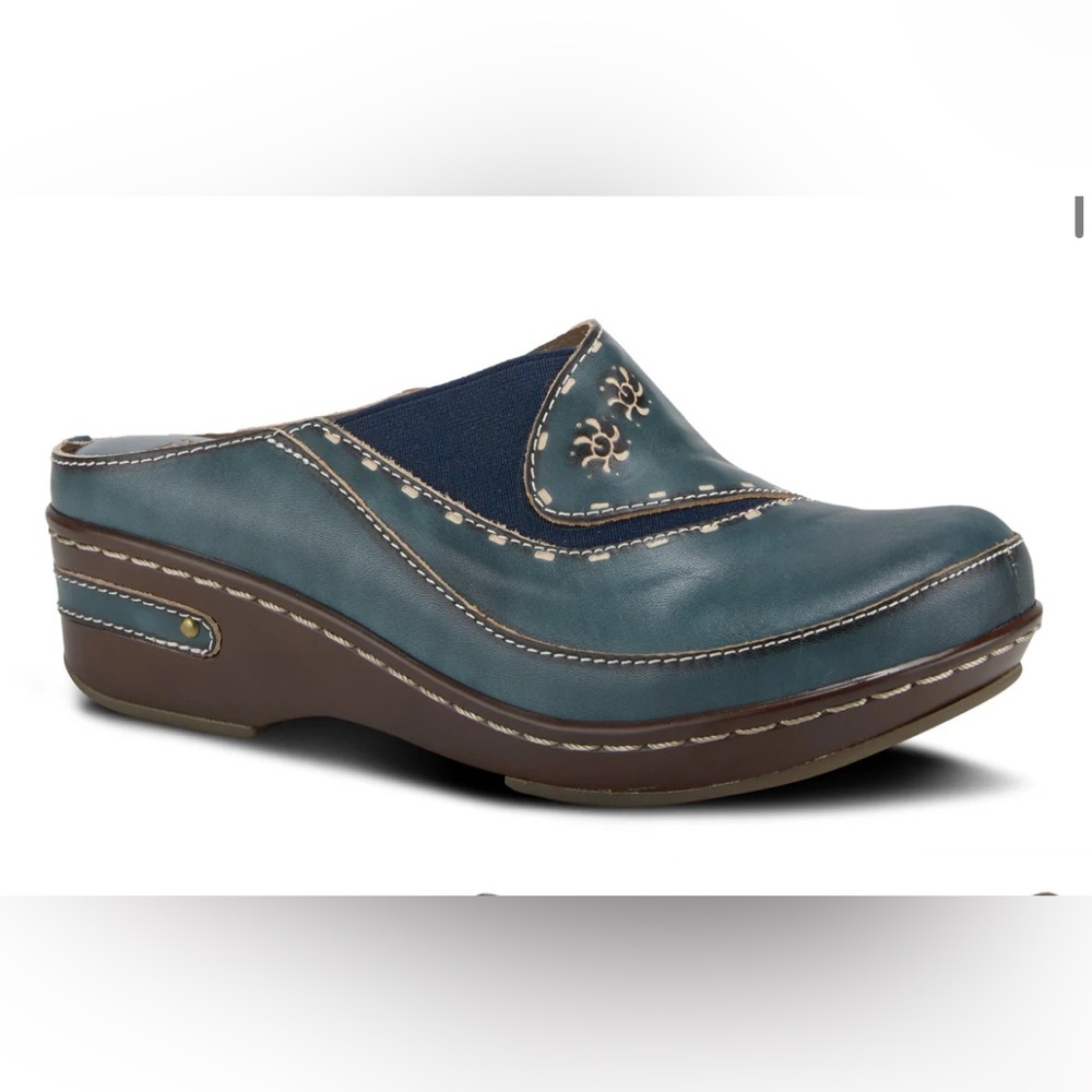 L'Artiste by Spring Step CHINO Clogs